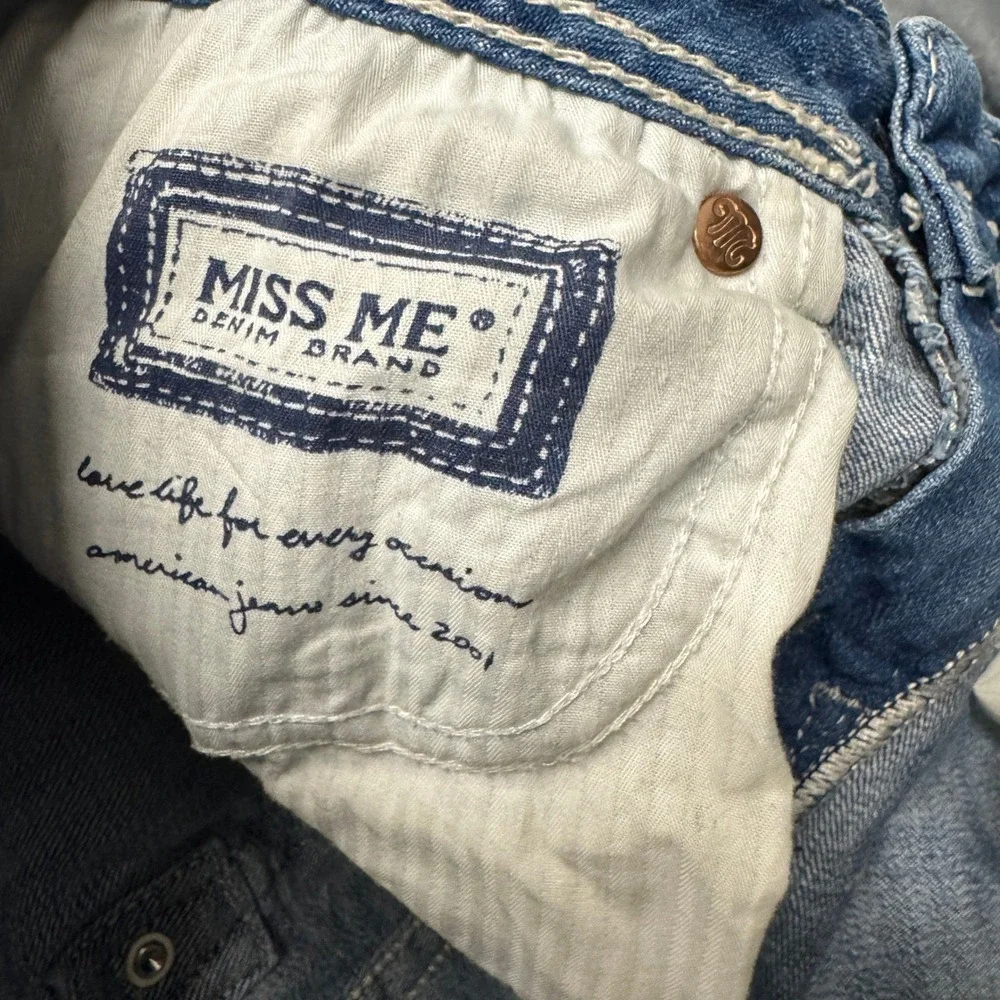 Miss Me Jeans Womens 27 (29x33 ACTUAL) Bootcut Faded Wash Embellished Blue Denim
